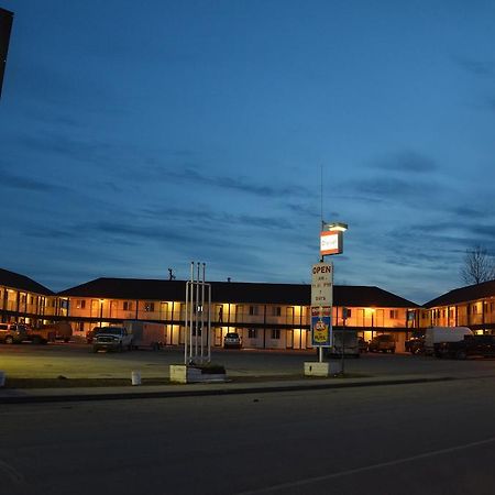 Blue Bell Inn Fort Nelson Exterior photo